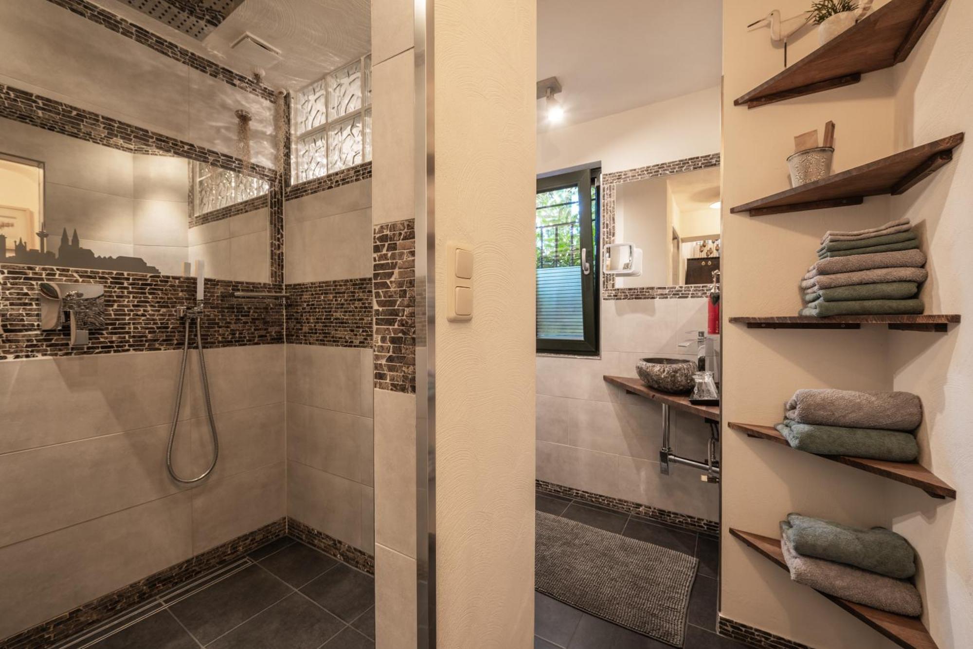 Boutique Apartments Benz I-Iii Бергиш Гладбах Екстериор снимка